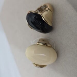 Gold Statement Stretch To Fit Ring With Ivory Or Black Stone
